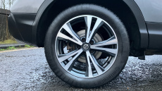 Nissan Qashqai 1.2 DiG-T N-Connecta 5dr Petrol Hatchback